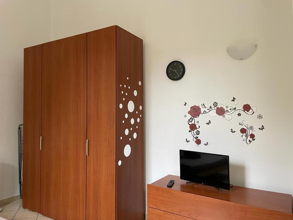 Minimal Loft In Centro A Piacenza Apartment Luaran gambar