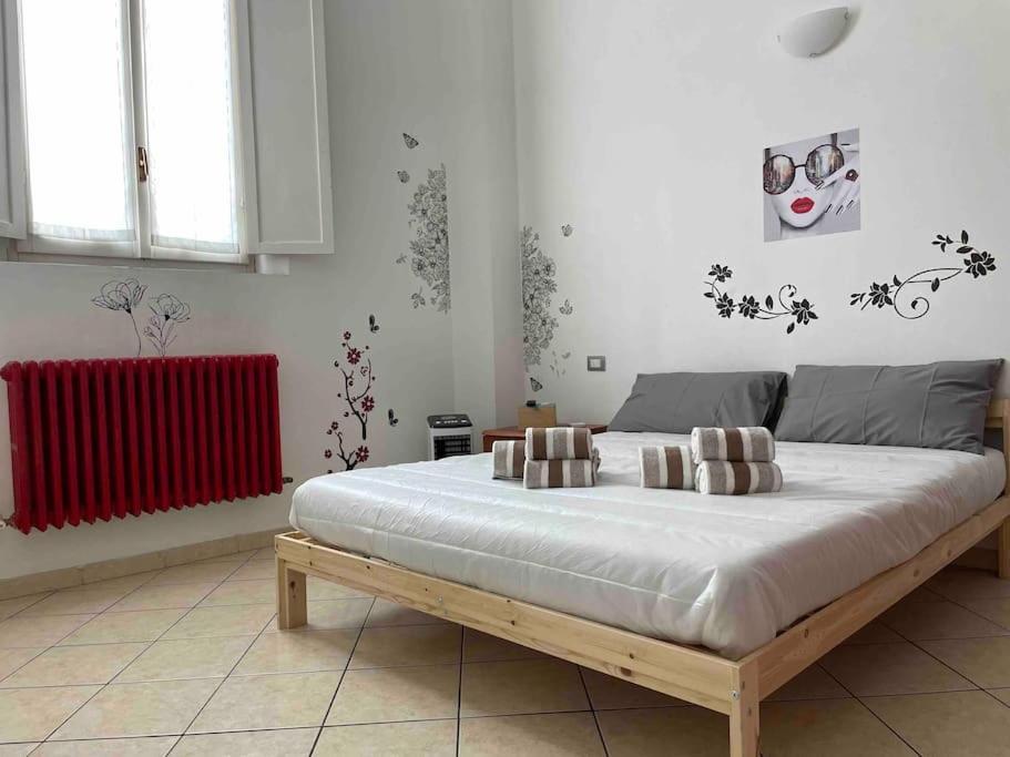 Minimal Loft In Centro A Piacenza Apartment Luaran gambar