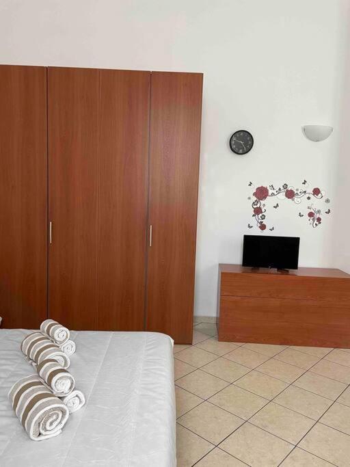 Minimal Loft In Centro A Piacenza Apartment Luaran gambar